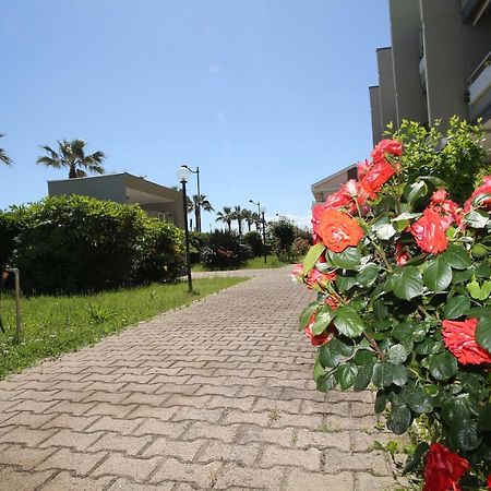 Residence Le Palme Montesilvano Marina Dış mekan fotoğraf